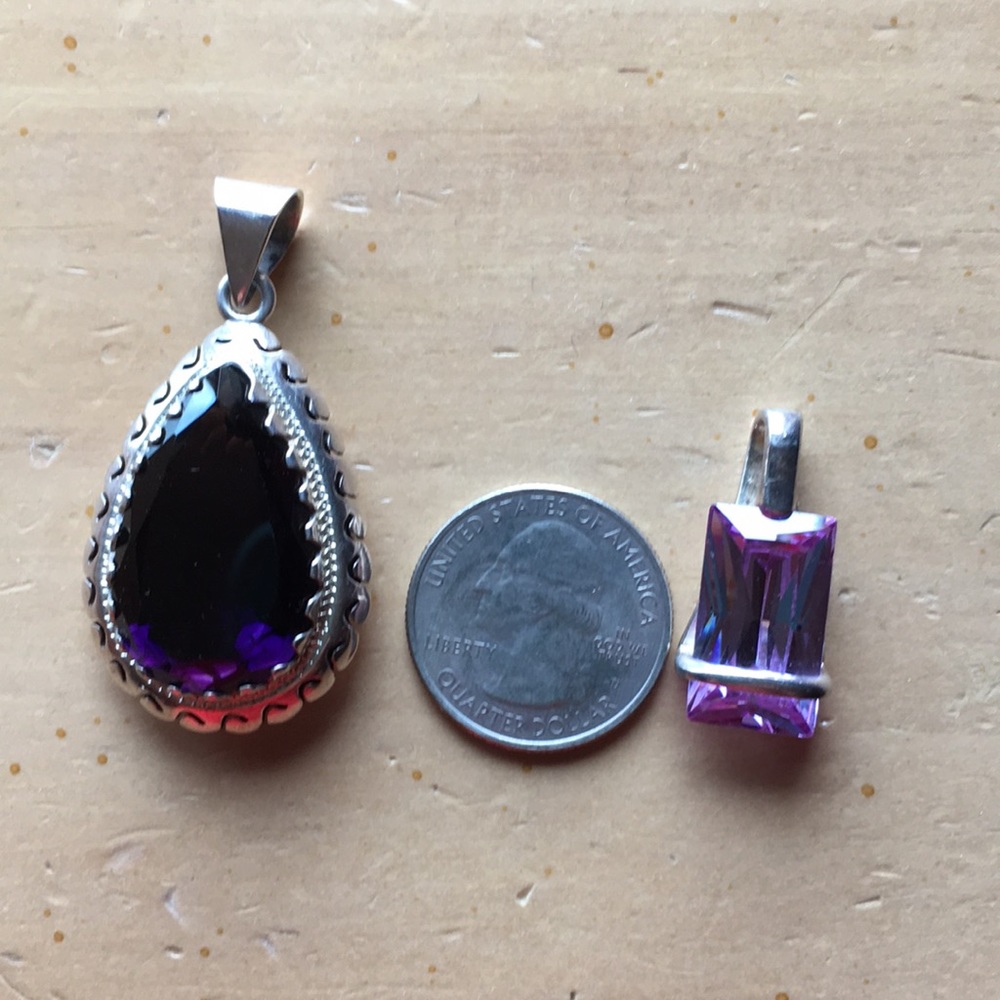 Bundle Dark and light purple pendants - Picture 1 of 3